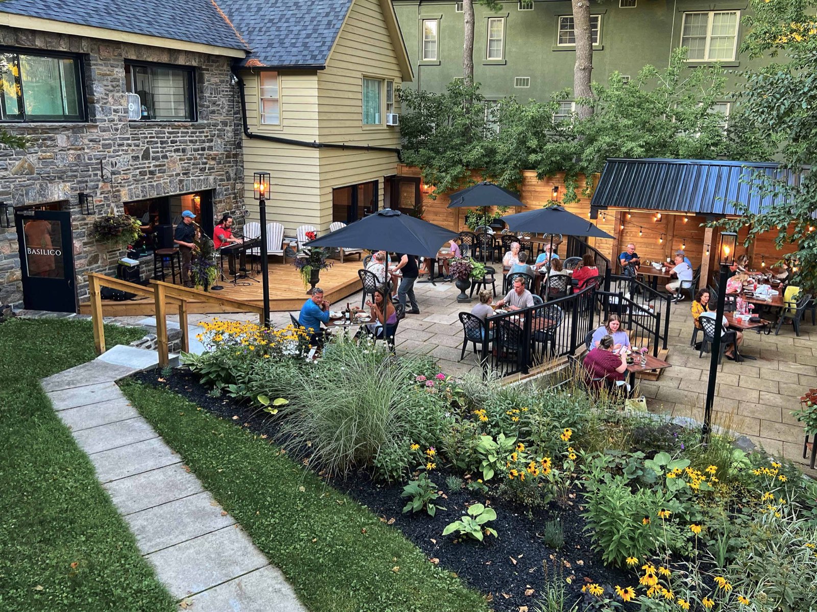 Basilico Patio